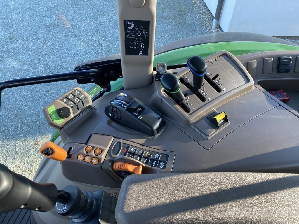 John Deere 5115R Traktory