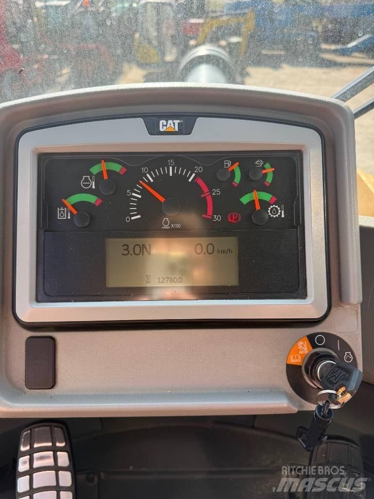 CAT 972 M Kolesové nakladače