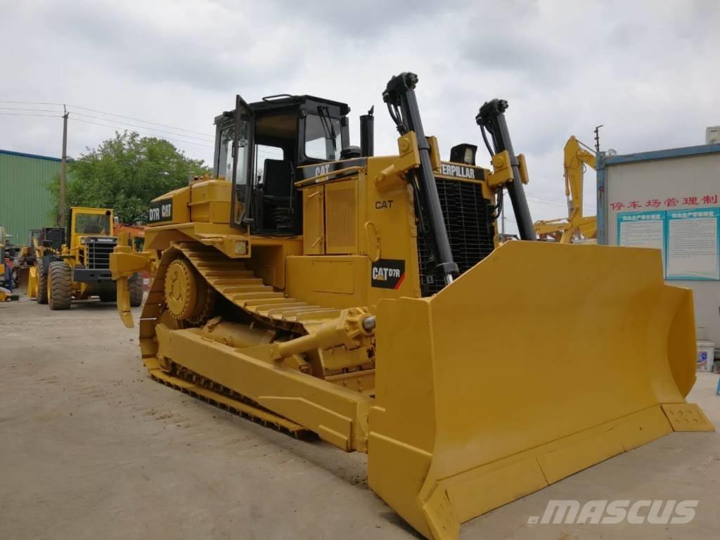 CAT D 7 R Pásové dozéry