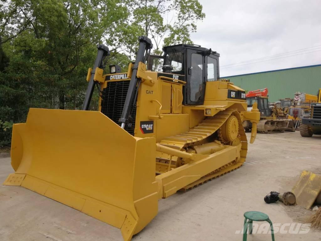 CAT D 7 R Pásové dozéry