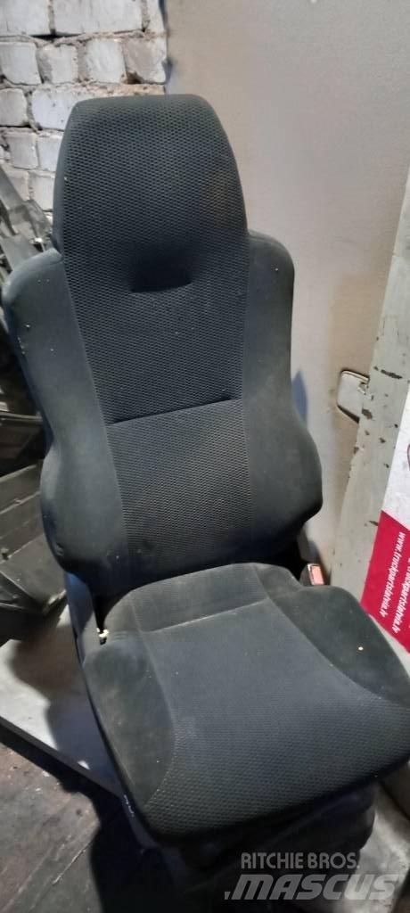 MAN TGX.    81623076414 Kabíny a interiér