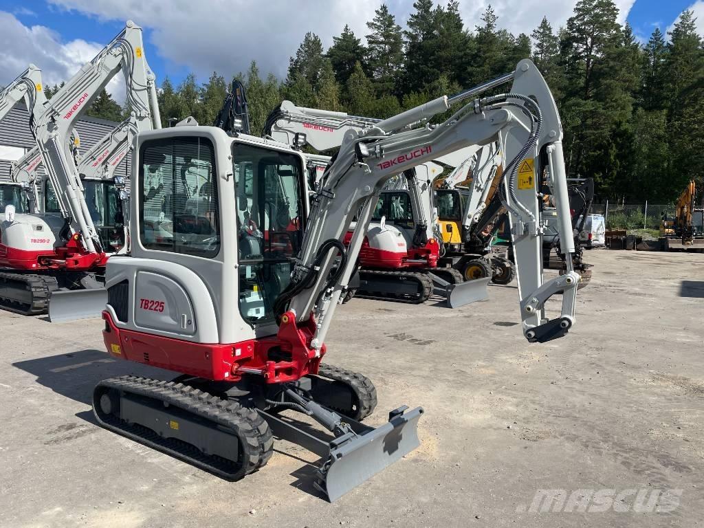 Takeuchi TB 225 Mini rýpadlá < 7t
