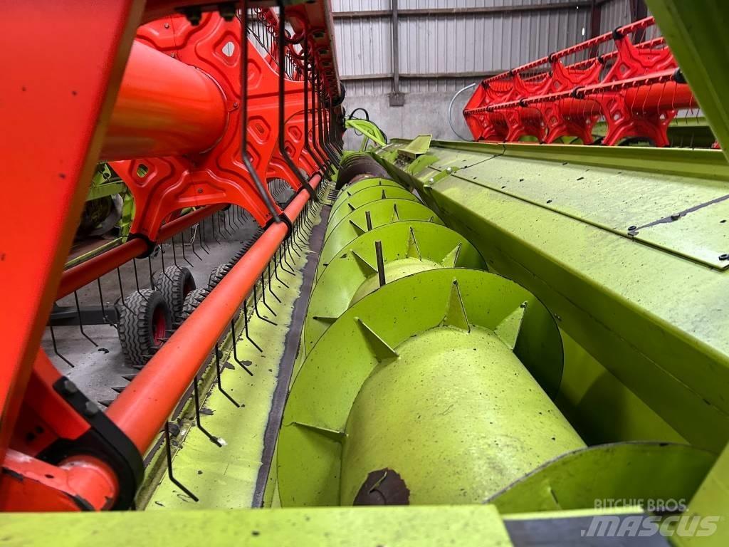CLAAS Lexion 670 Kombinované zberacie stroje