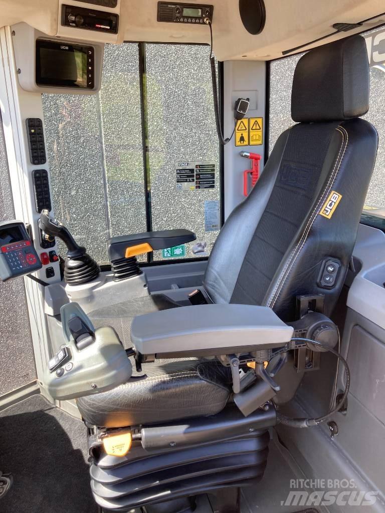 JCB 437 HT HL Kolesové nakladače