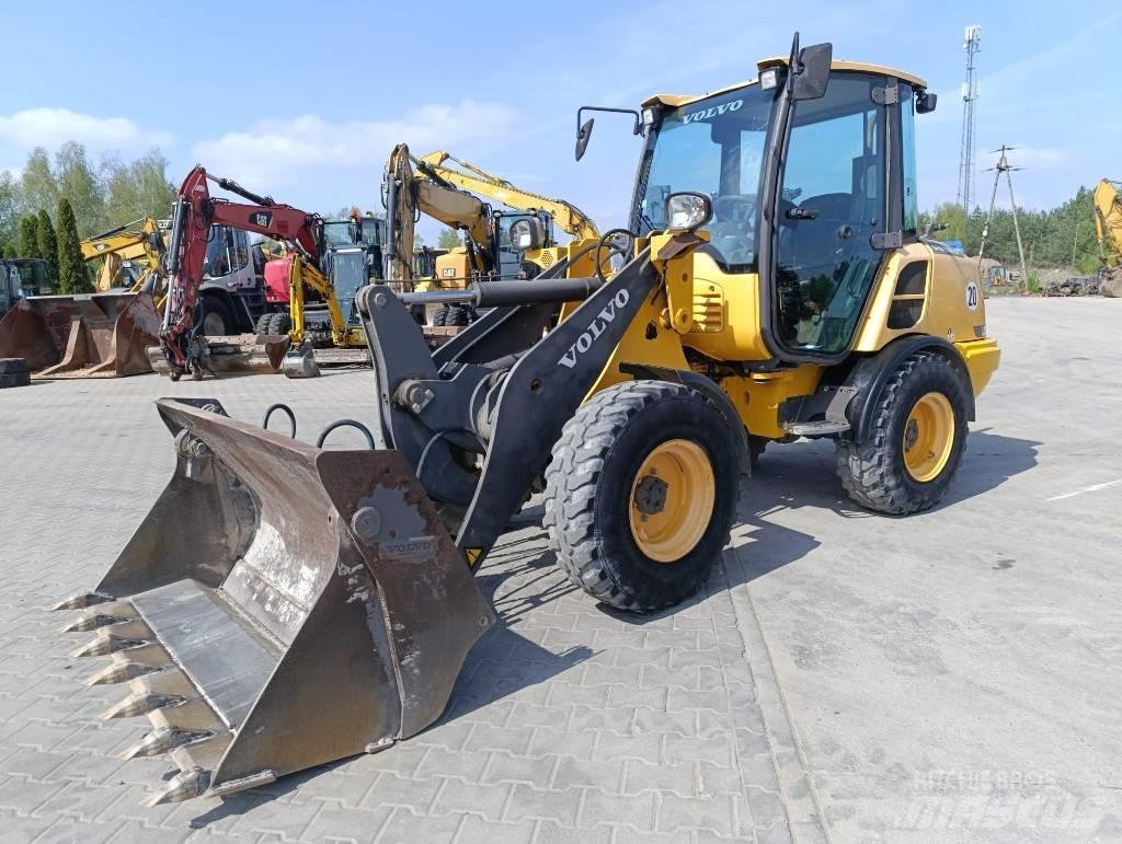 Volvo L 25 F Kolesové nakladače