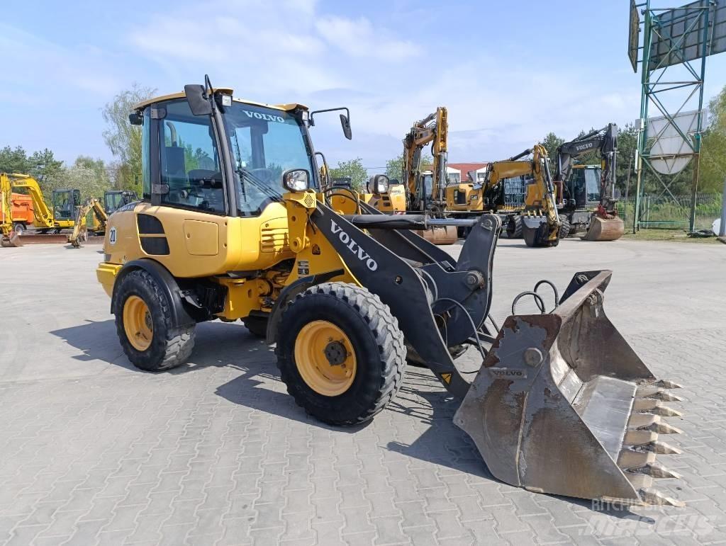 Volvo L 25 F Kolesové nakladače