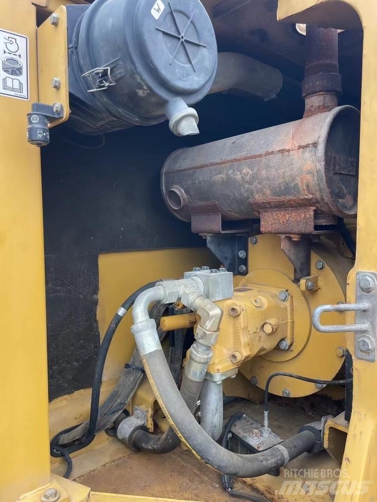 CAT 307 D Pásové rýpadlá