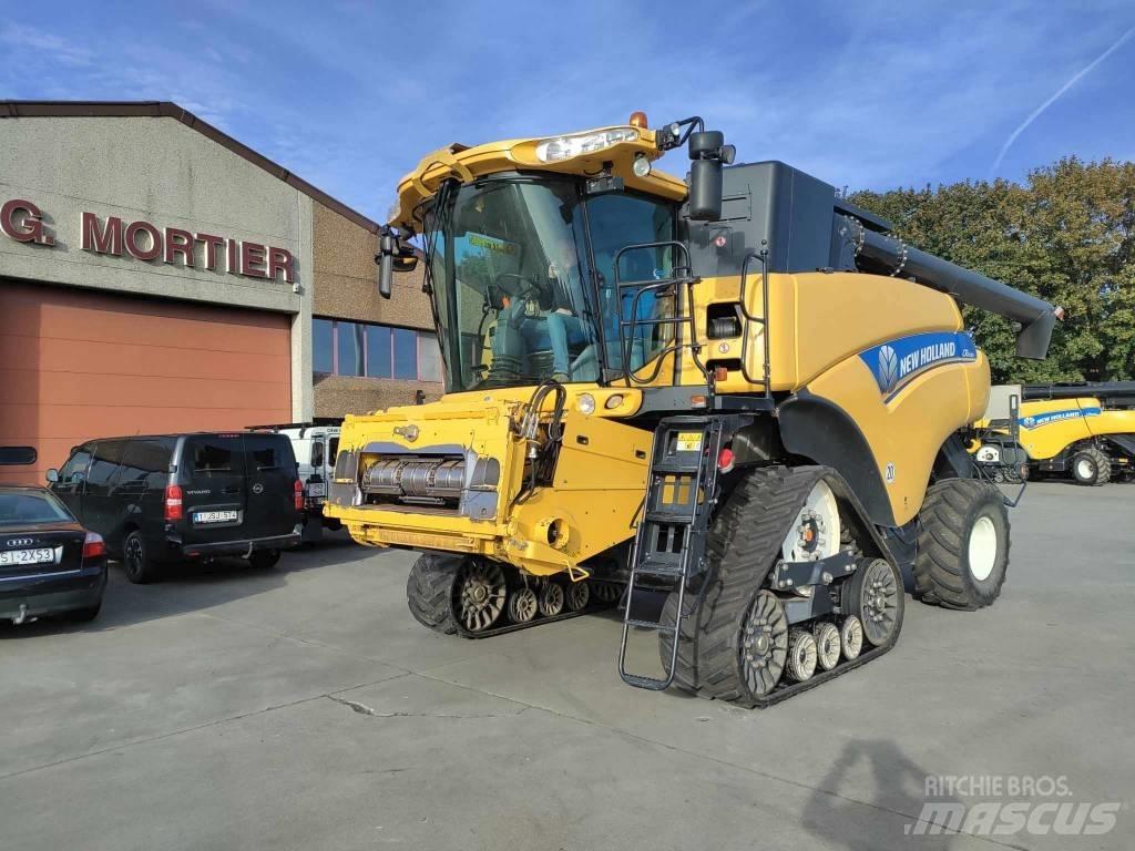 New Holland CR 9090 Kombinované zberacie stroje