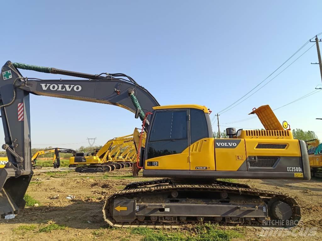 Volvo EC 250 Pásové rýpadlá