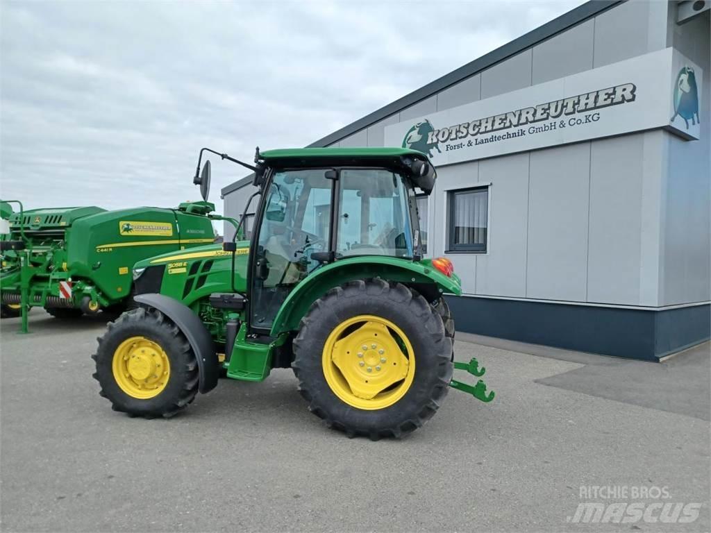 John Deere 5058E Traktory