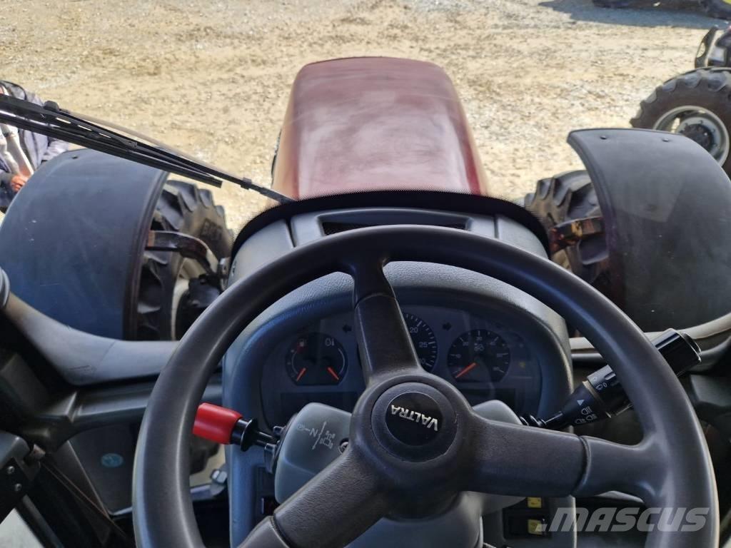 Valtra T 180 Traktory