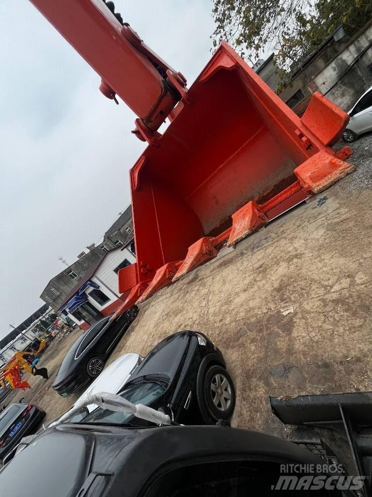 Hitachi ZX 70 Midi rýpadlá 7 t - 12 t