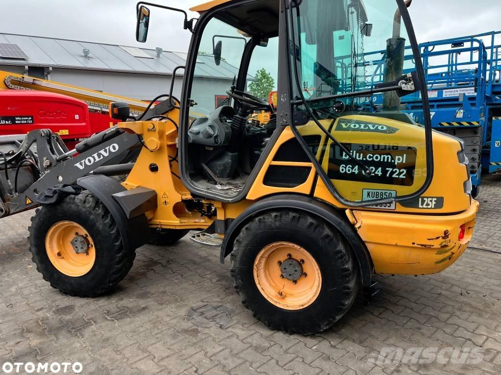 Volvo L 25 F Kolesové nakladače