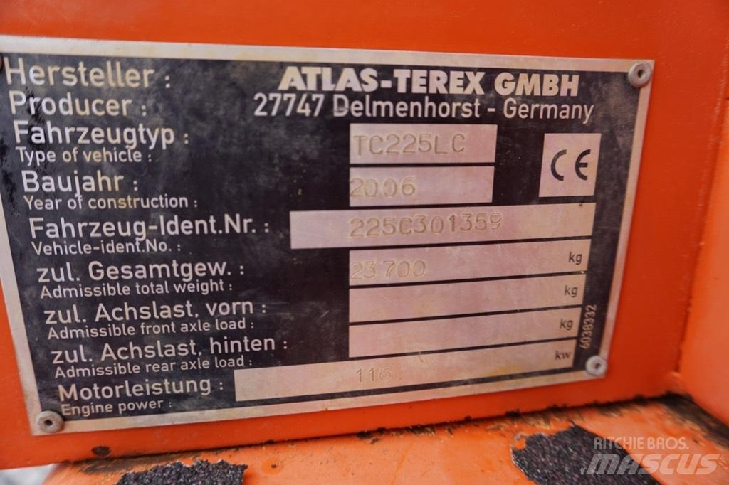 Terex TC225 LC Pásové rýpadlá