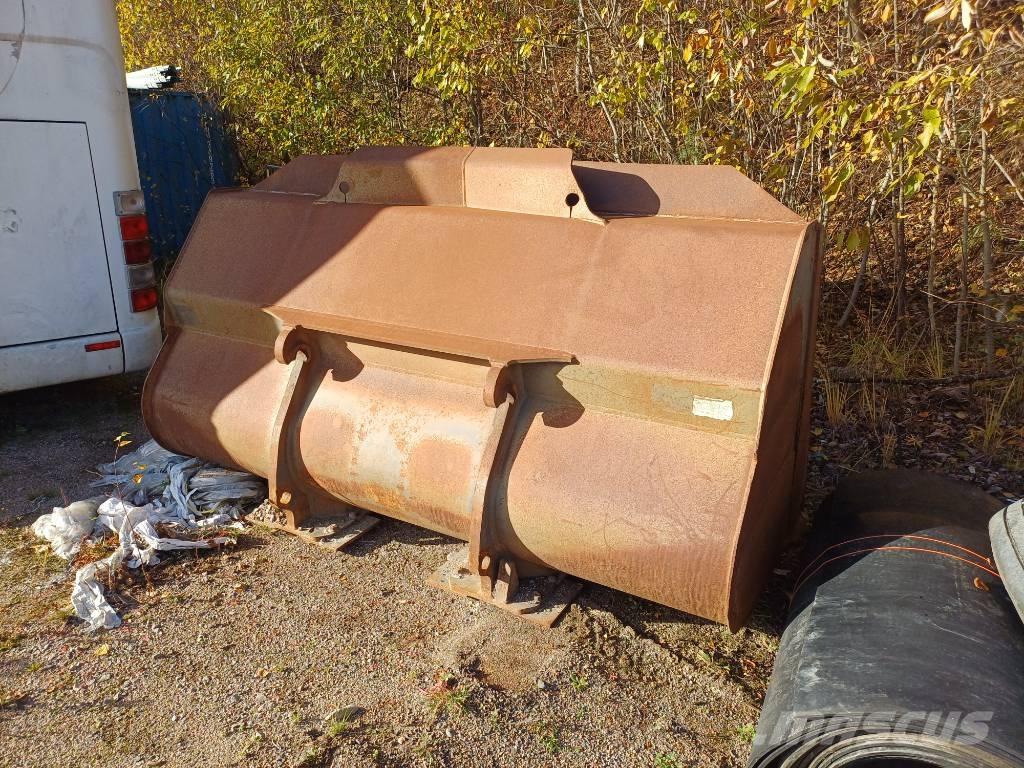 Volvo 120 Kauha Lopaty