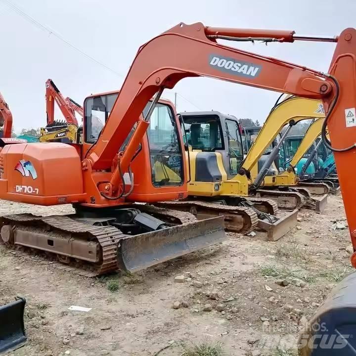 Doosan DH70-7 Pásové rýpadlá
