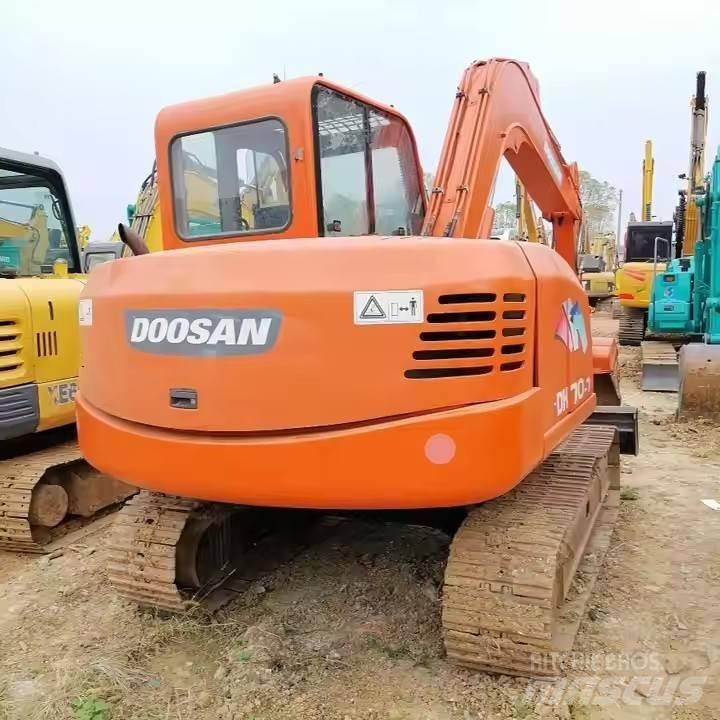 Doosan DH70-7 Pásové rýpadlá