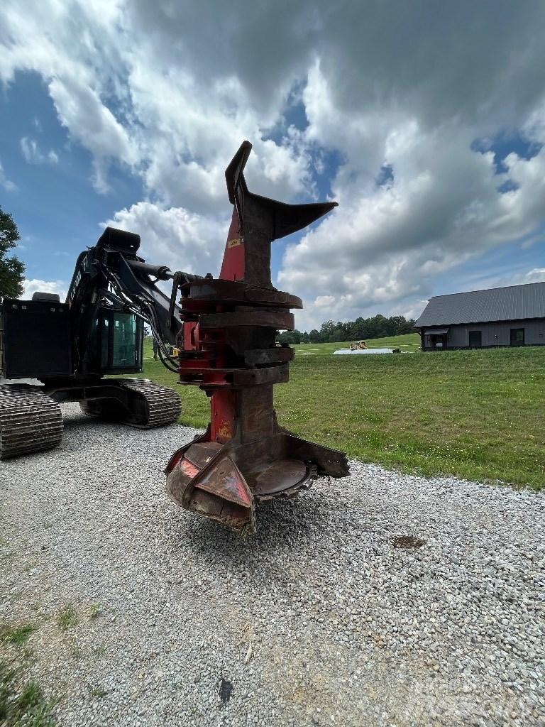CAT 521 Stínacie harvestory