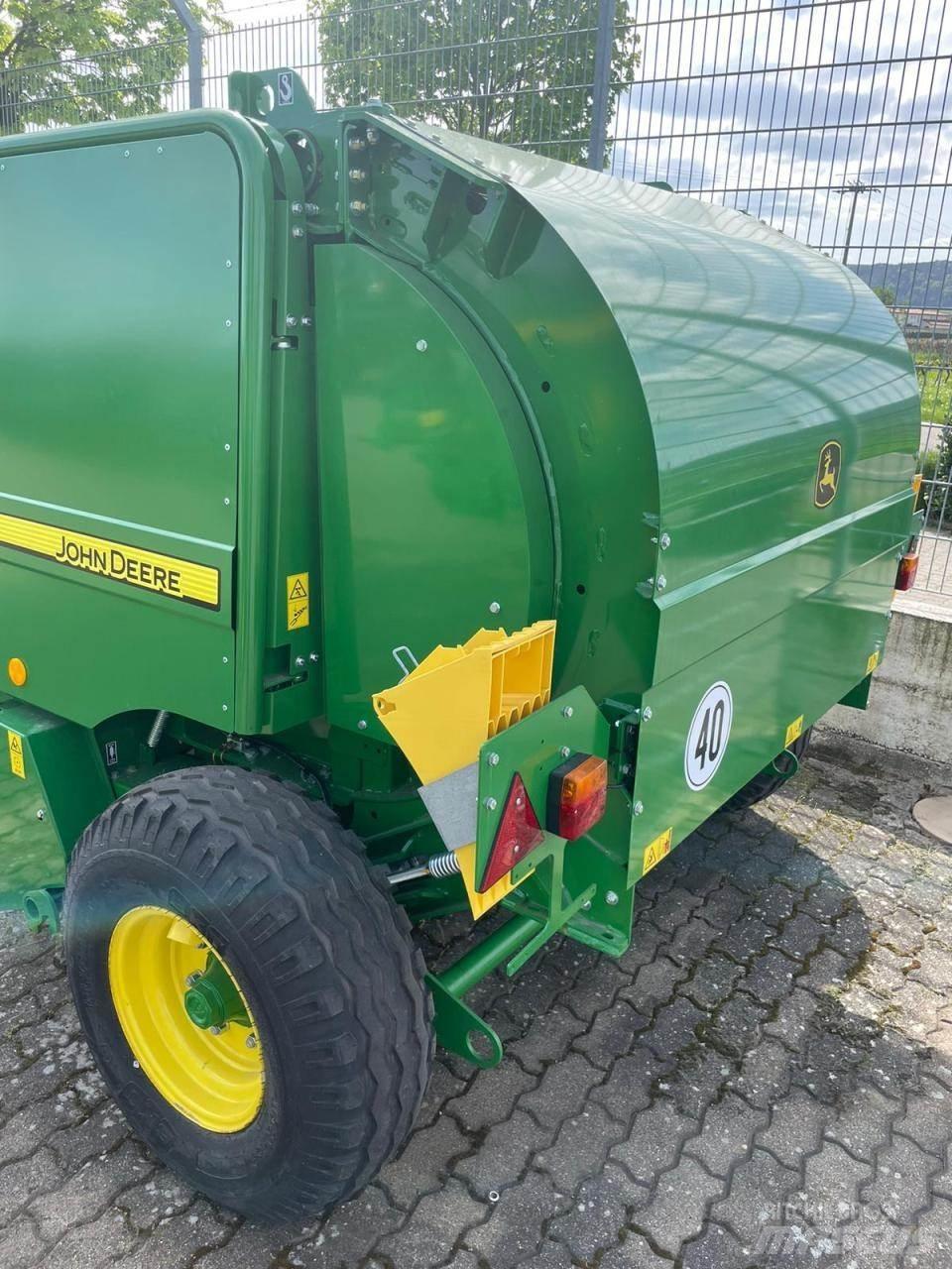 John Deere F440E Lisy na okrúhle balíky