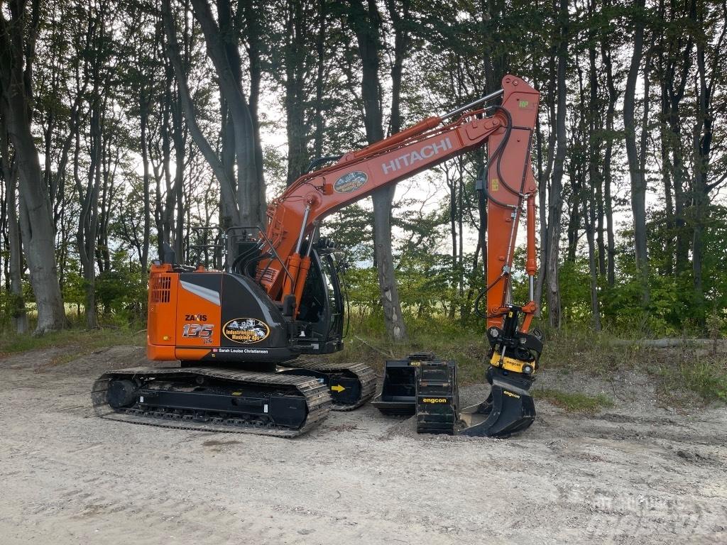 Hitachi ZX 135 US-7 Pásové rýpadlá