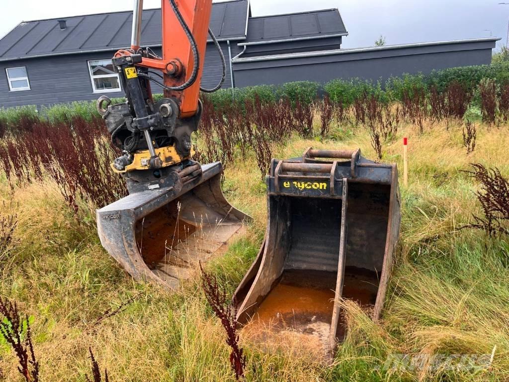 Hitachi ZX 135 US-7 Pásové rýpadlá