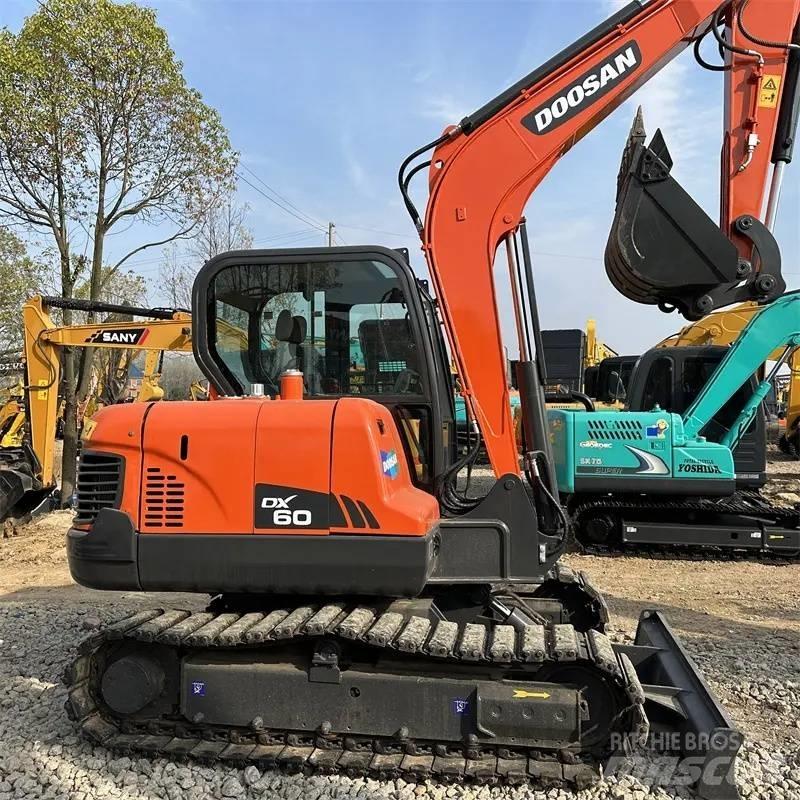 Doosan DX 60 Pásové rýpadlá