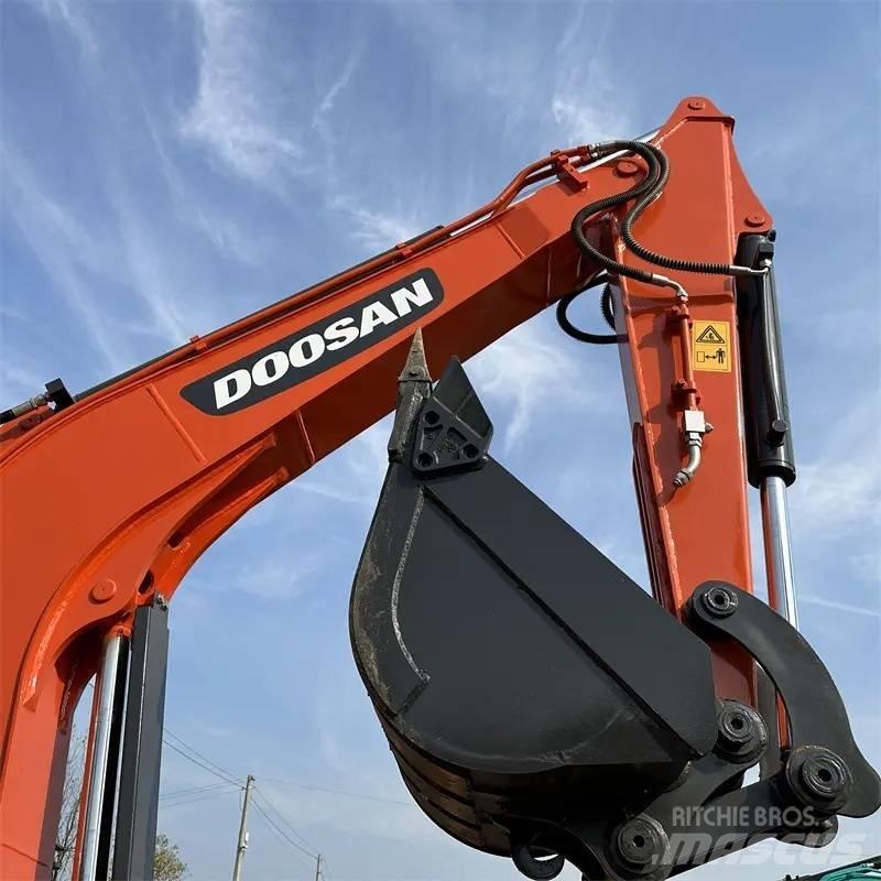 Doosan DX 60 Pásové rýpadlá