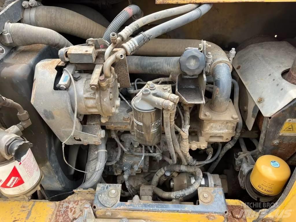 Komatsu PC70-8加长臂 Pásové rýpadlá