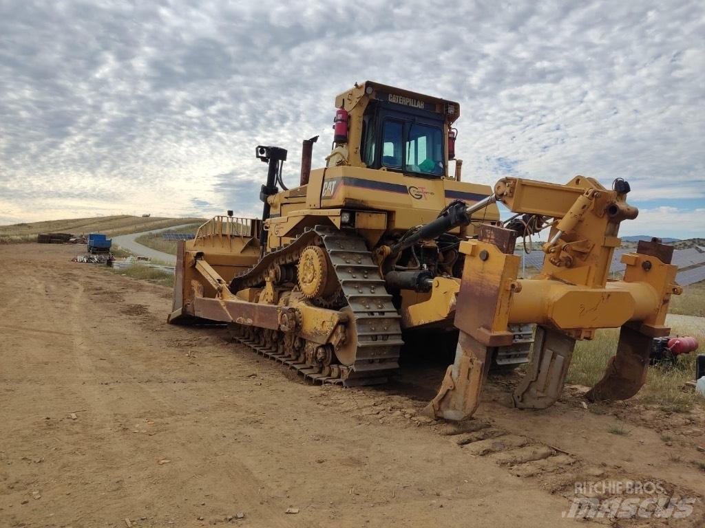 CAT D 9 R Pásové dozéry