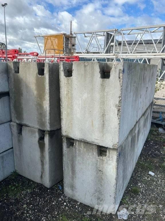 Potain MR 225 Stavebné žeriavy