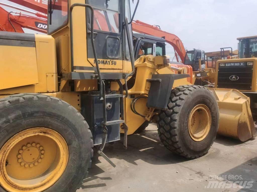 Komatsu WA 320 Kolesové nakladače