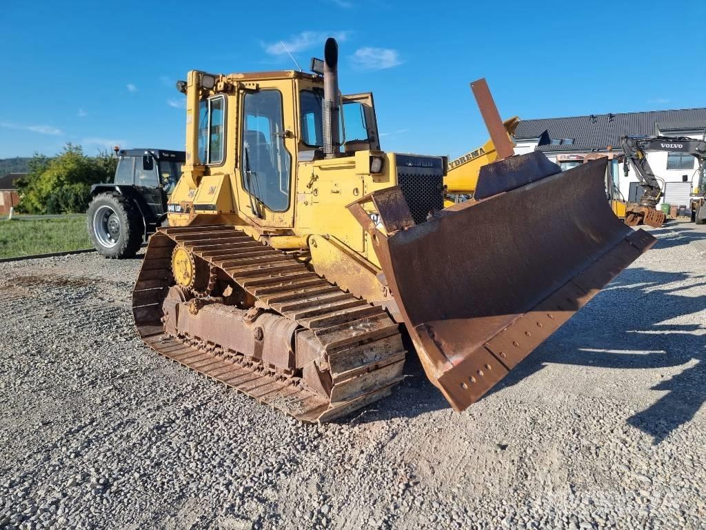 CAT D 4 H Pásové dozéry