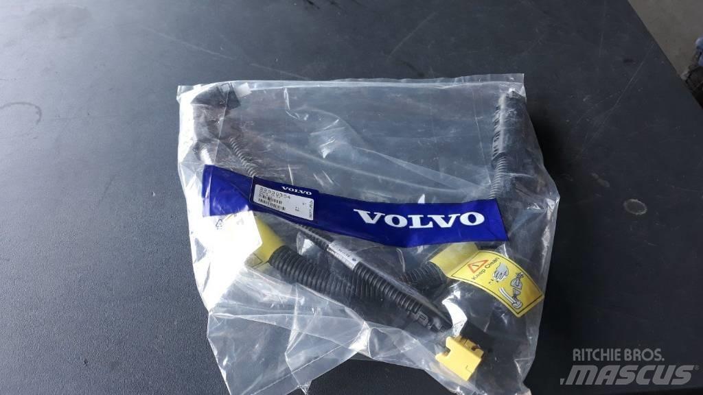 Volvo HOSE 22330354 Doprava – ostatné