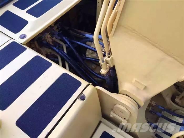 Komatsu PC 200-7 Pásové rýpadlá