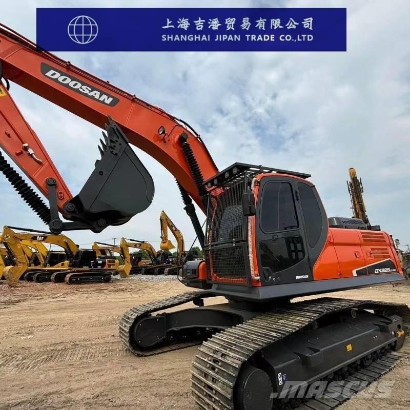 Doosan DX 225 Pásové rýpadlá