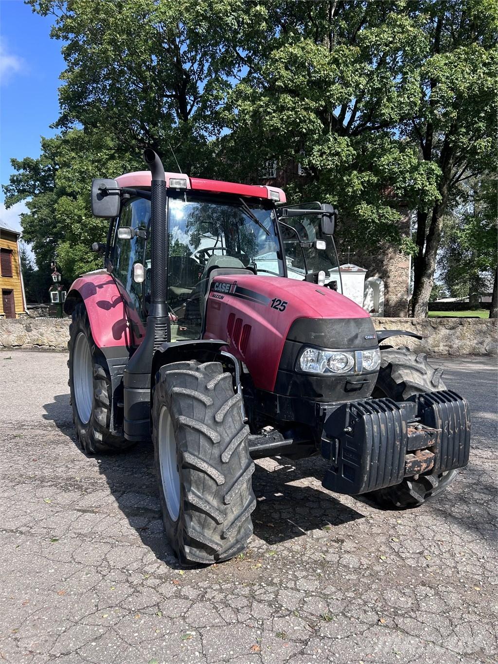 CASE Maxxum 125 Traktory