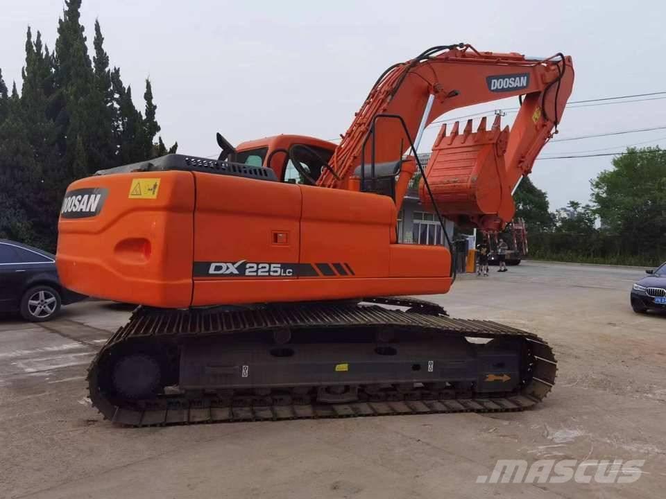 Doosan dx225 Pásové rýpadlá