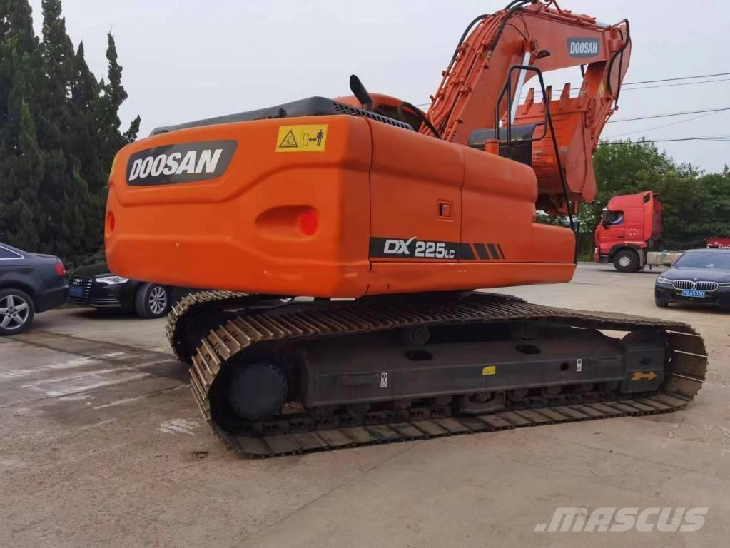 Doosan dx225 Pásové rýpadlá