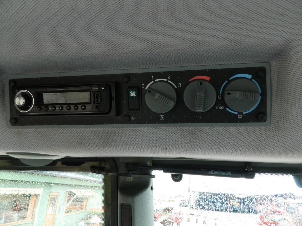 Valtra T 140 Traktory