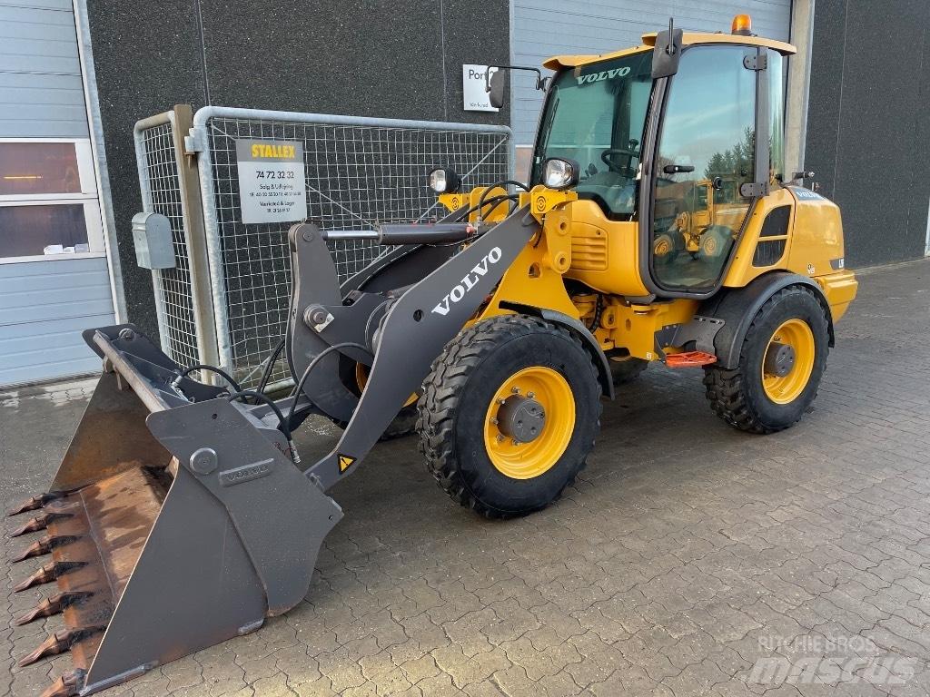 Volvo L28F Mininakladače