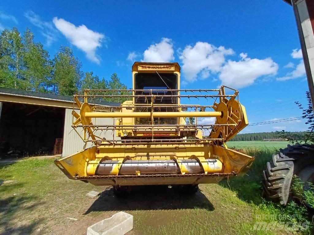 New Holland 8030 Kombinované zberacie stroje