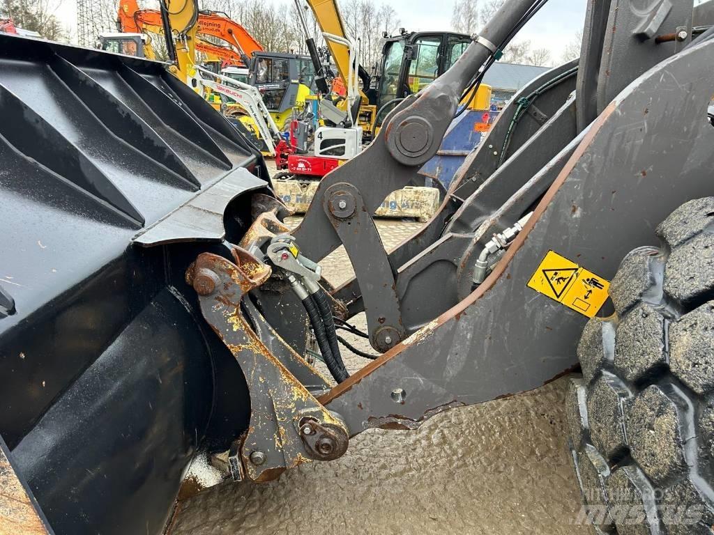 Volvo L 120 H Kolesové nakladače