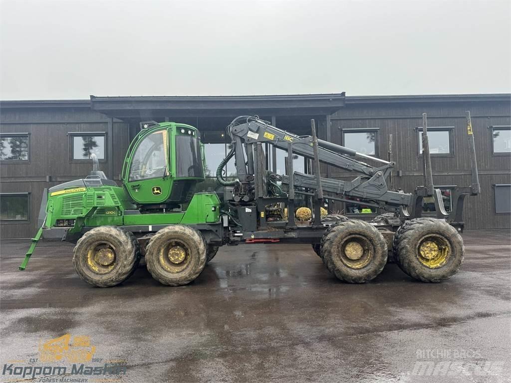 John Deere 1210G Lesné traktory
