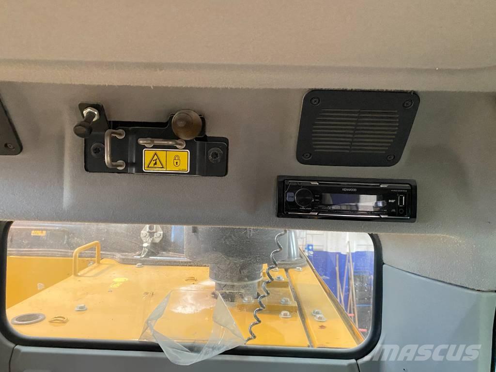 CAT 323F LN Pásové rýpadlá