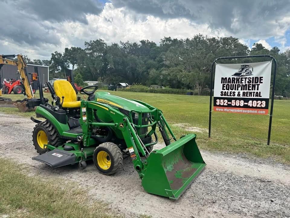 John Deere 1025 R Traktory