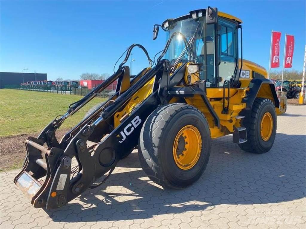 JCB 437 HT Kolesové nakladače