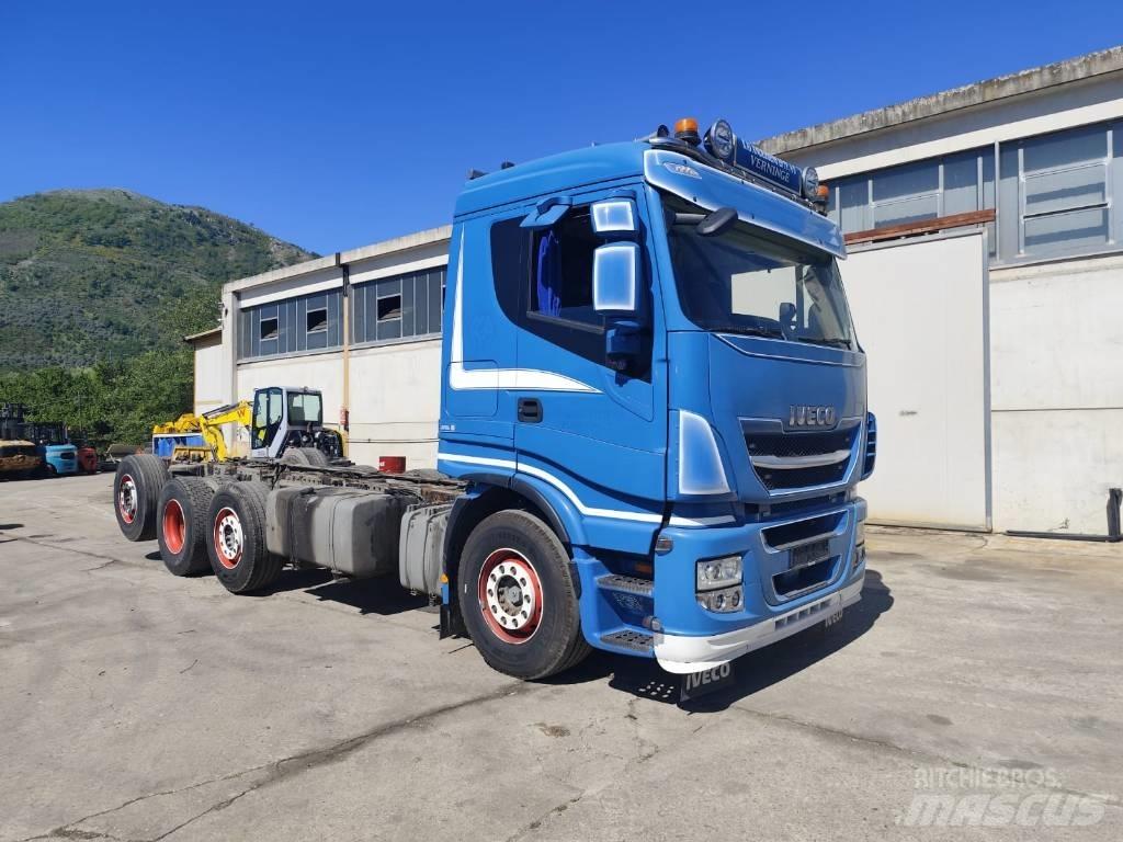 Iveco Stralis 320S50 Valník s navijakom