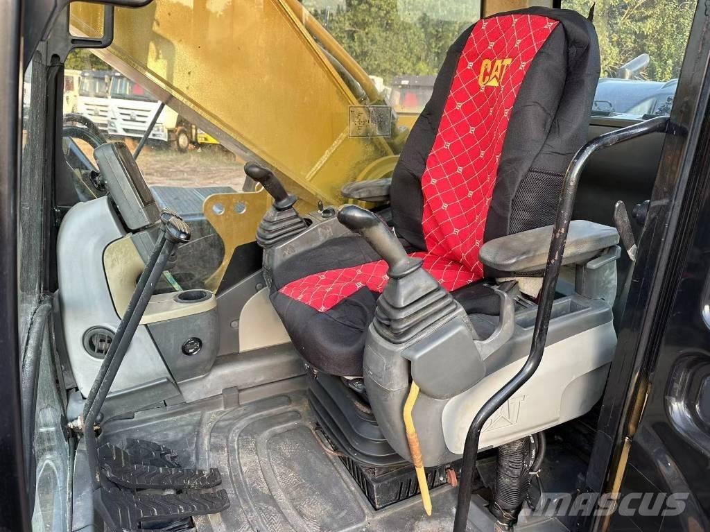 CAT 330DL Pásové rýpadlá
