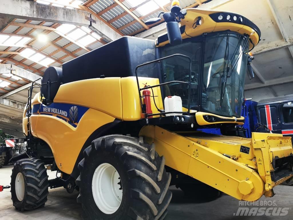 New Holland CX 8.90 Kombinované zberacie stroje