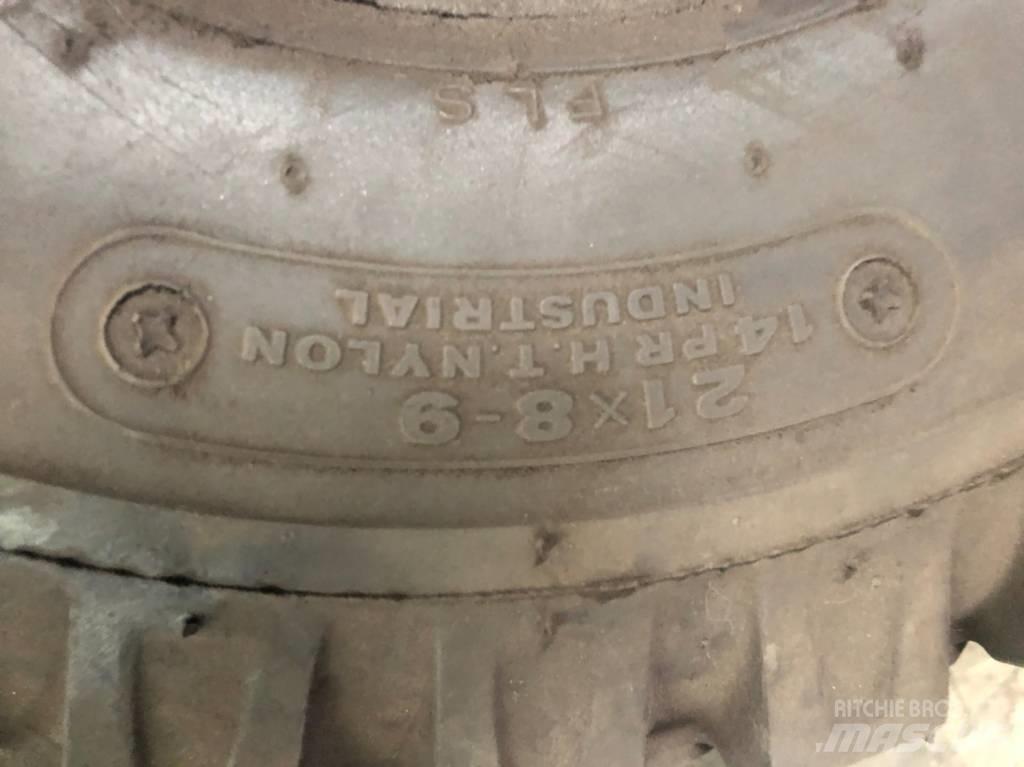 Bridgestone 21x8-9 Pneumatiky, kolesá a ráfiky